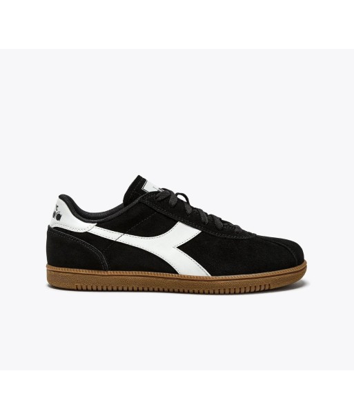 Diadora Tokyo hantent personnes