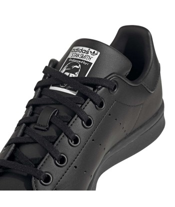 Adidas Stan Smith noir ou a consommer sur place